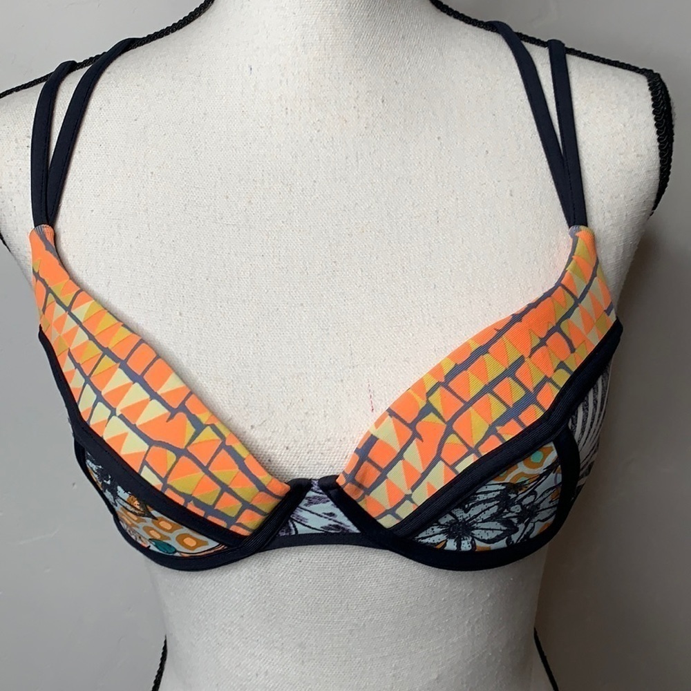 Maaji Floral Bikini Swimsuit Top - Sz S SW2056